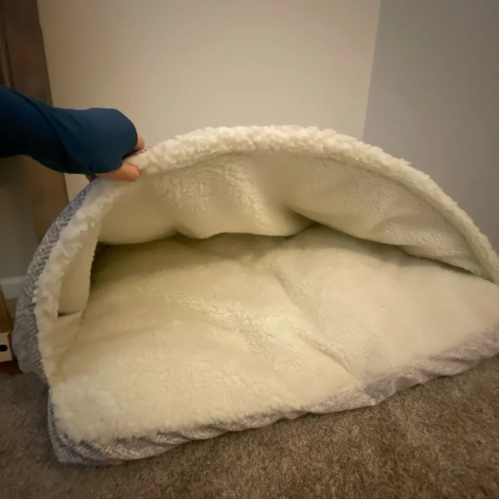 Brand new luxury cave dog bed